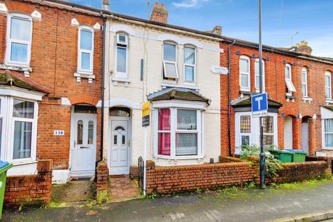 4 bed property, in Milton Road, £260,000