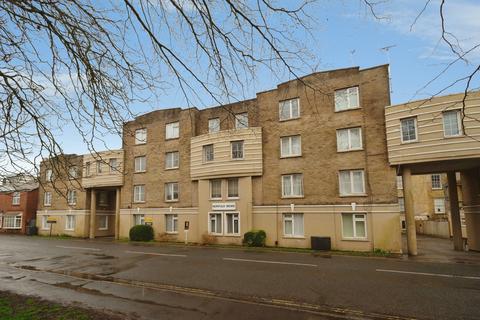 1 bed property, in Norfolk Mews, £110,000