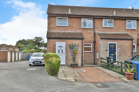 3 bed property, in Aspen Gardens, £290,000