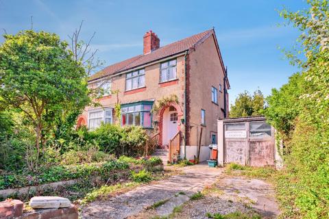 3 bed property, in Littlemoor Road, £250,000