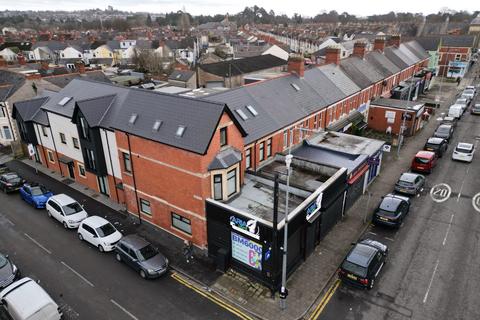 11 bed property, in Whitchurch Road, £1,600,000