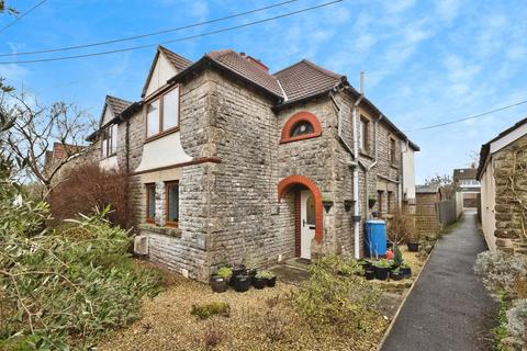 3 bed property, in Whitstone Road, £275,000