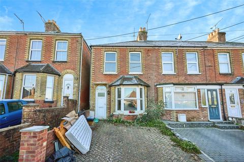 2 bed property, in Alvington Road, £200,000