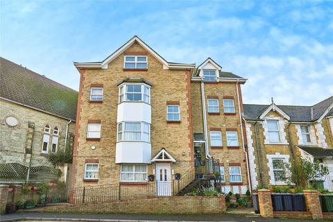 1 bed property, in Victoria Avenue, £90,000