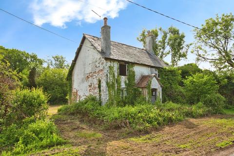 4 bed property, in Tiley, £450,000