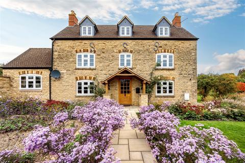 5 bed property, in South Street, £2,000,000