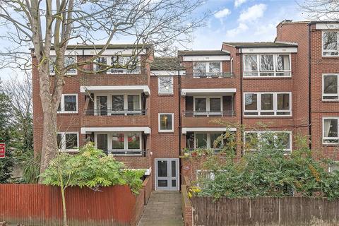 3 bed property, in Beaumont Road, £300,000