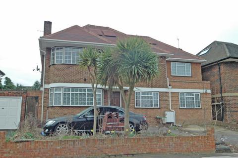 6 bed property, in The Ridings, £1,825,000