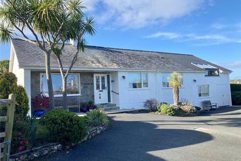 5 bed property, in Maes Awel, £625,000