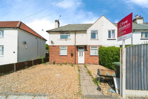 2 bed property, in Dale Avenue, £100,000