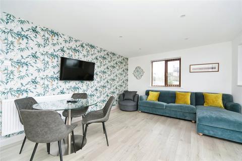 2 bed property, in Helen Terrace, £250,000