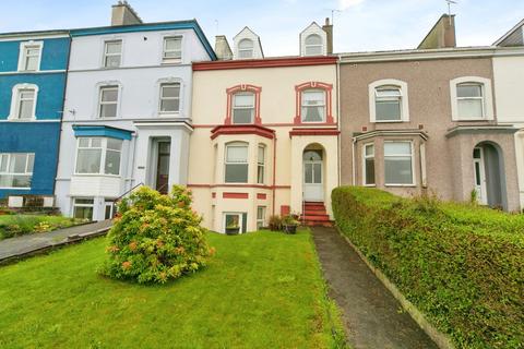 6 bed property, in North Road, £300,000