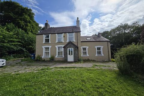 4 bed property, in Coed Helen Road, £375,000