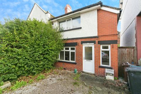 3 bed property, in The Close, £115,000