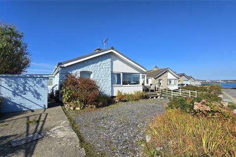 4 bed property, in Ravenspoint Road, £475,000