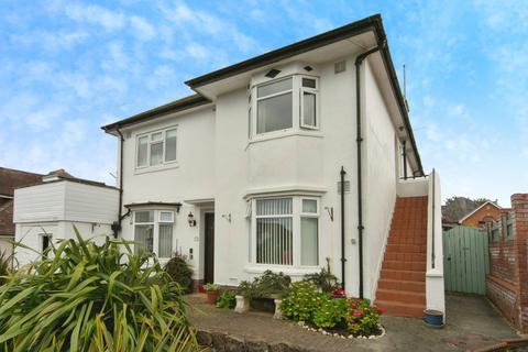 3 bed property, in Vicarage Avenue, £120,000