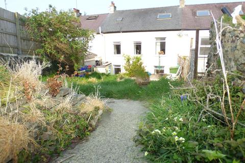 3 bed property, in High Street, £230,000