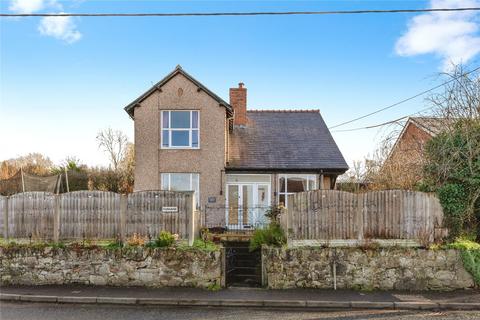 4 bed property, in Corwen Road, £270,000