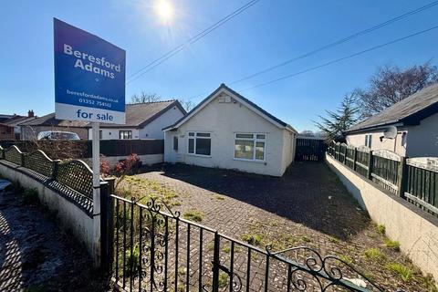 3 bed property, in Wrexham Road, £220,000