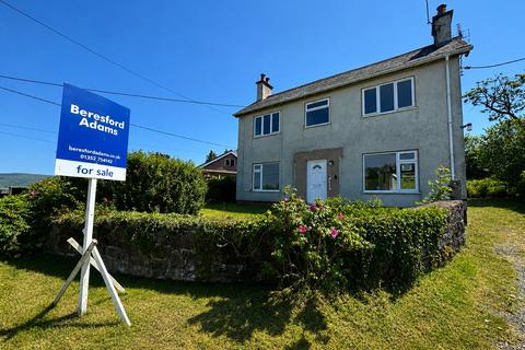 3 bed property, in Galltegfa, £400,000