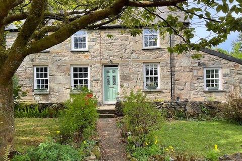 3 bed property, in Gellilydan, £390,000