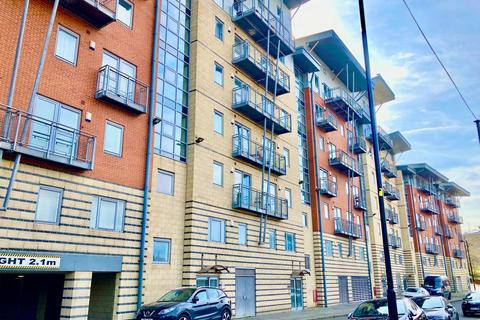 2 bed property, in Low Street, £50,000