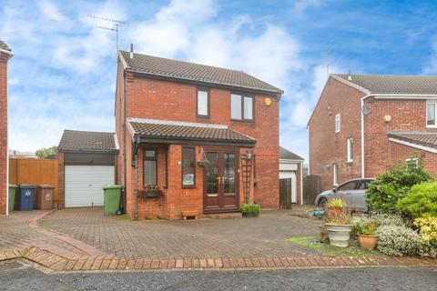 3 bed property, in Sunningdale Drive, £240,000