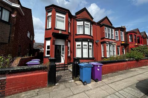 7 bed property, in Halkyn Avenue, £475,000
