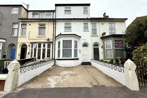 5 bed property, in Hill Street, £150,000