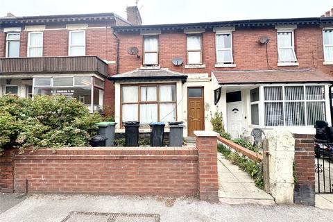 4 bed property, in Caunce Street, £125,000