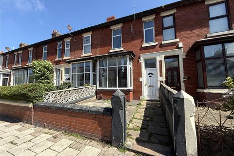 3 bed property, in Victory Road, £65,000