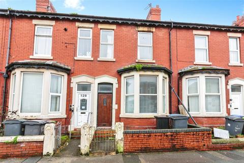 3 bed property, in Peter Street, £100,000