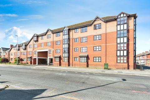 1 bed property, in St. Annes Court, £40,000
