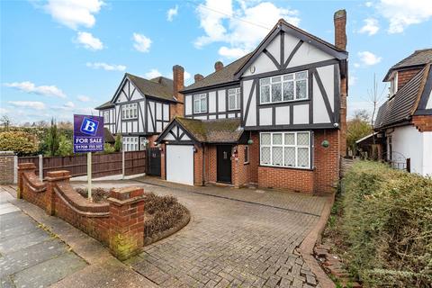 4 bed property, in Heath Drive, £800,000