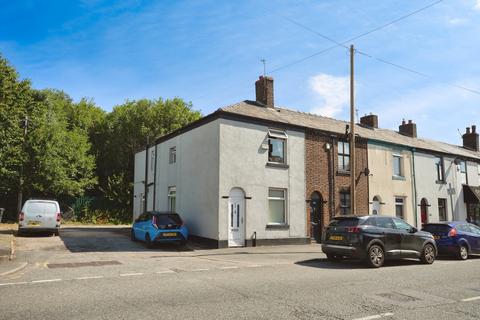 3 bed property, in Tottington Road, £120,000