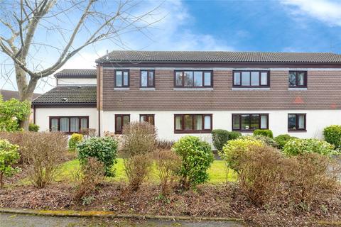 2 bed property, in Pilkington Drive, £140,000