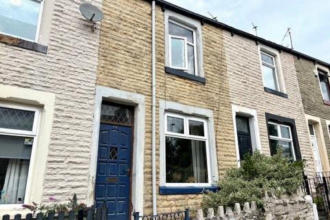 2 bed property, in St. Johns Road, £75,000