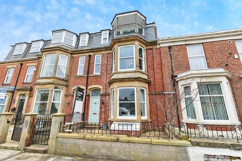 5 bed property, in Adelaide Street, £340,000