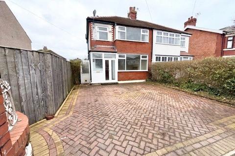 3 bed property, in Fleetwood Road North, £120,000