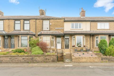2 bed property, in Hawthorne Terrace, £150,000