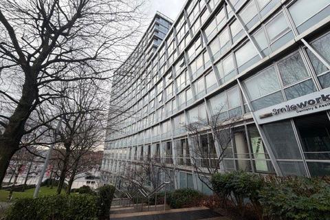 1 bed property, in Kenyons Steps, £105,000