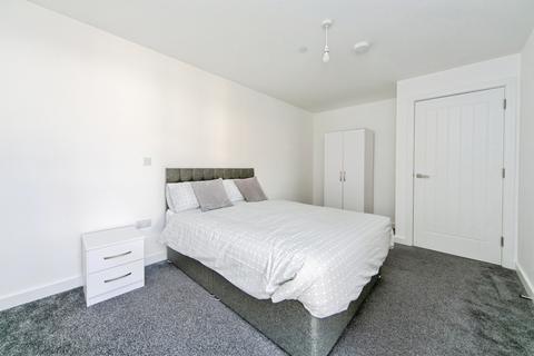 2 bed property, in Heriot Street, £150,000