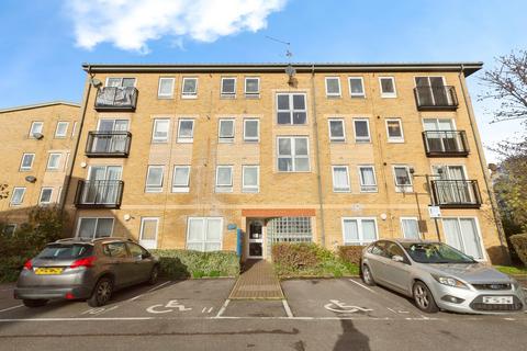 1 bed property, in Abbey Road, £160,000