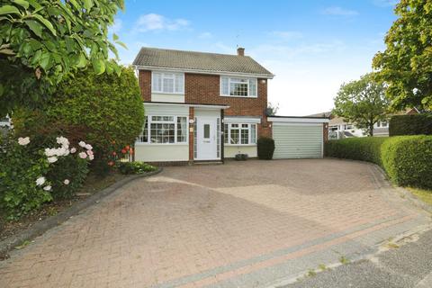 3 bed property, in Wyatts Green Lane, £675,000
