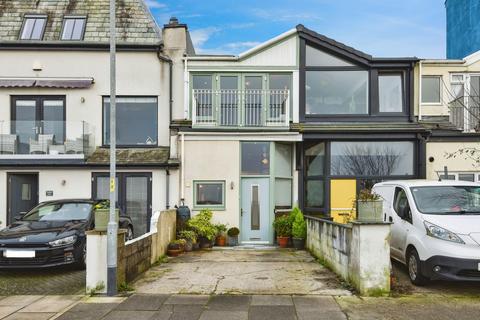1 bed property, in Sandylands Promenade, £230,000