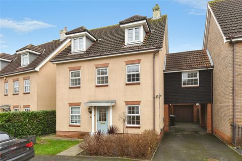 6 bed property, in Rustic Close, £475,000
