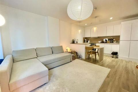 1 bed property, in Bishopgate, £115,000