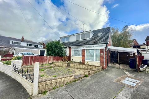 3 bed property, in Warwick Road, £130,000