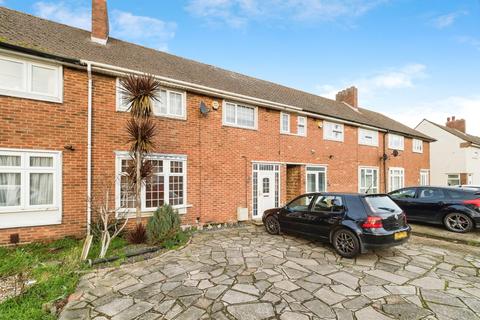 2 bed property, in White Hart Lane, £375,000