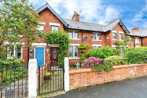 2 bed property, in Wellington Street, £269,950